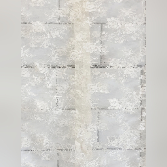 Ladies Sleeveless Sheer Lace Top Blouse Rear Button Lightweight Floral Fabric - Picture 2 of 5